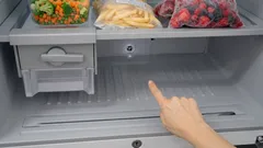 Useimmat ihmiset eivät tiedä, mitä tämä pieni reikä pakastimessa tarkoittaa?